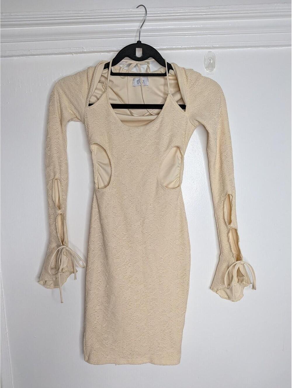 Oh Polly Dress Womens 0 White Textured Cutout Bodycon Mini Bell Sleeve Party